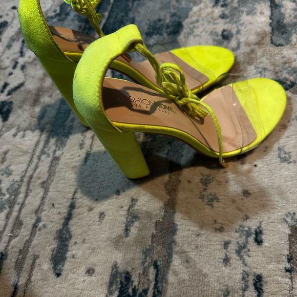 Fashion Nova Neon Yellow Heels Set lot - Picture 8 of 12